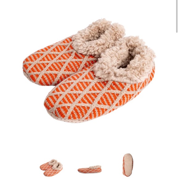 BNIB red and taupe slippers from Drake General Store ๐จ๐ฆ - Picture 6 of 9